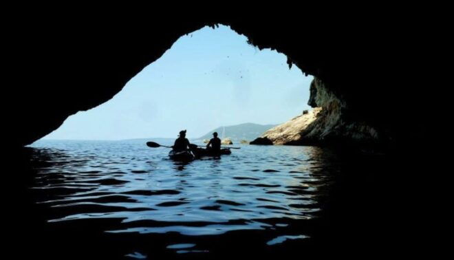 Lefkada: Agios Ioannis & Papanikolis Cave Kayak Tour - Meeting Point