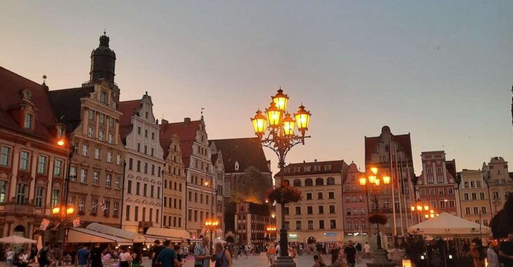 Legends of Old Town 1 Hour Walking Tour in Wroclaw (English) - Itinerary Highlights