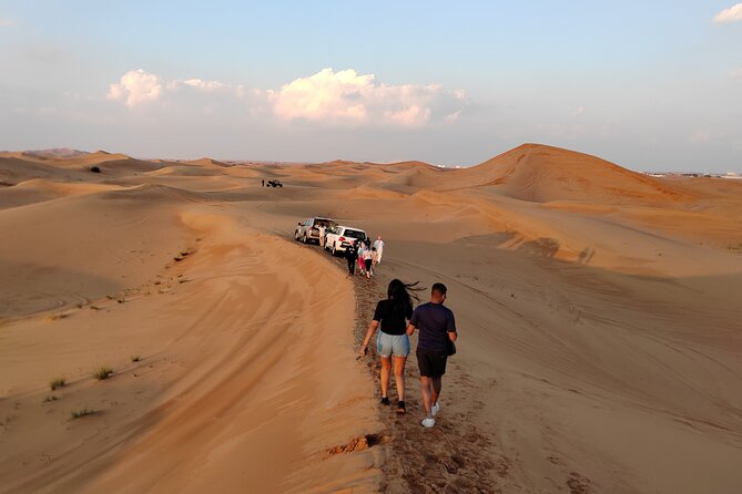 Lehbab Sunrise Desert Safari Dubai - Weather and Minimum Travelers