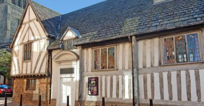 Leicester: Smartphone Treasure Hunt Style Heritage Walks - Uncover Leicesters Haunted Building