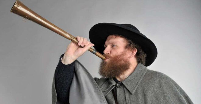 Leipzig: 1.5-Hour Tour With Night Watchman Bremme - Night Watchman Experience in Historical Costume