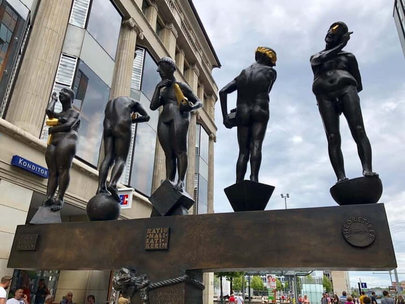 Leipzig: City Tour 2.0 Spot Past with Mobile Projections - Analyzing the Value