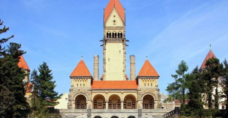 Leipzig: Guided Tour of the Southern Cemetery - Historical Significance and Cultural Impact