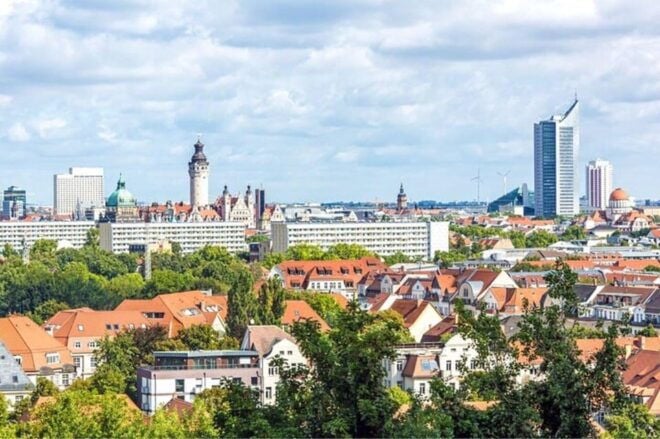 Leipzig : Must-See Attractions Walking Tour With a Guide - Customizable Experience