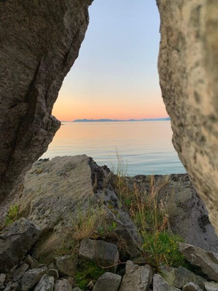 Leknes: 6 Hours Private Exclusive Car Sightseeing in Lofoten - Admiring Scenic Viewpoints