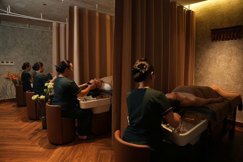 Leman Head and Body spa on Luong Ngoc Quyen, Hanoi Old Quarter - What happens during the tension-release session