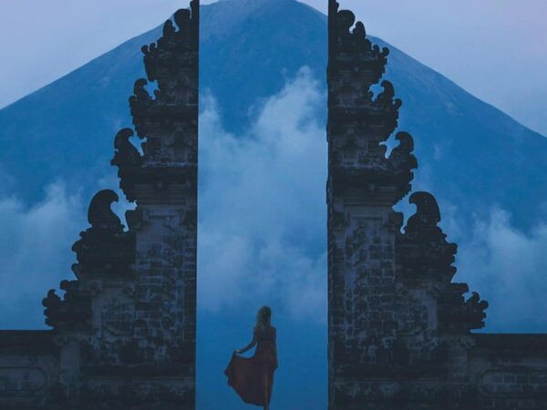 Lempuyang Temple : 03:00-05:00am Pick Up/ 1 Day Private Tour - Dress Code Requirements