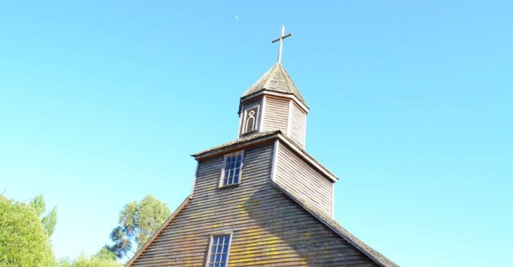 Lemuy Island: Churches and Trees in Chiloé. - Lemuy Island Overview