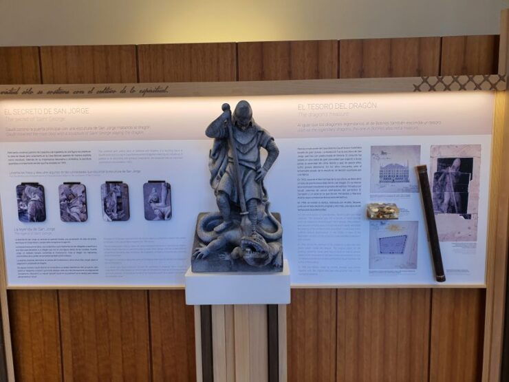 León From Gaudí to 21st Century Walking Tour - Highlights of the Walking Tour