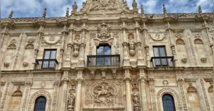 Leon: Private Tour With Cathedral Visit - Optional Visit to San Isidoro Museum