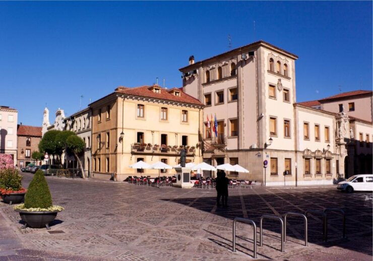 León Scavenger Hunt and Sights Self-Guided Tour - Activity Details