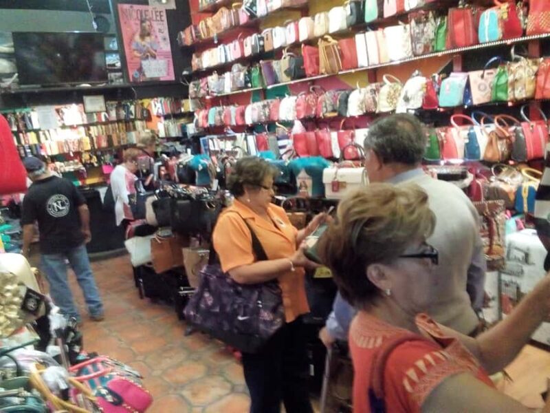 Leon: Shopping Safari Tour - Good To Know  