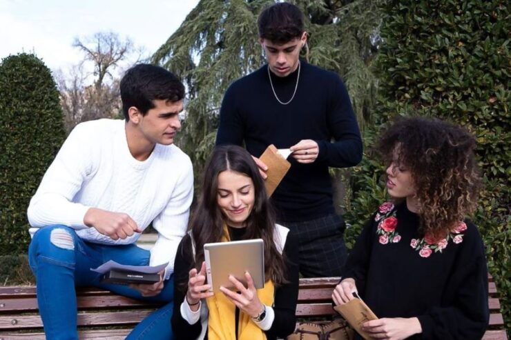 León: Urban Outdoor Escape Room Game - Other H2s: