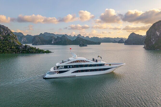 Leona Cruise 5 Star Day Ship in the Wonder of Ha Long - An In-Depth Look at the Leona Cruise Experience