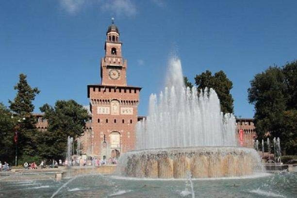 Leonardos Last Supper tour in Milan - Sforza Castle’s courtyards and Milan’s past
