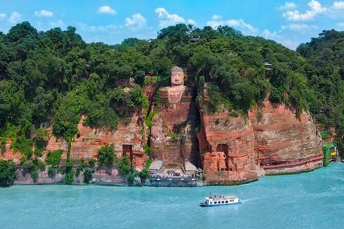 Leshan Giant Buddha and Huanglongxi ancient town Private Day Tour - Exploring the Leshan Giant Buddha and Huanglongxi Ancient Town Private Day Tour