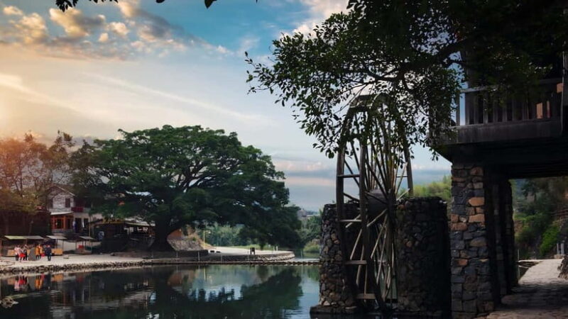 Leshan Giant Buddha & Huanglongxi Ancient Town Day Tour - Exploring the Leshan Giant Buddha & Huanglongxi Ancient Town Day Tour