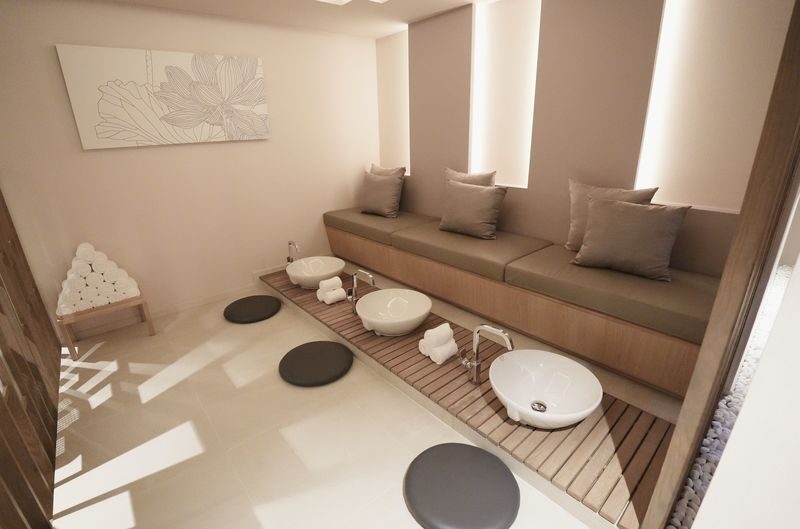 Lets Relax Spa at Asia Hotel in Bangkok - Clean surroundings and a practical hotel setting