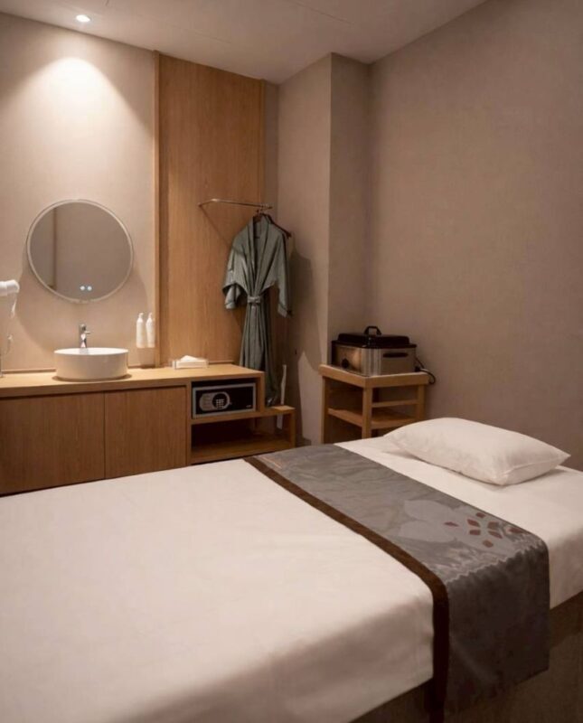 Lets Relax Spa at Galeri 24 in Bangkok - Choosing between the short massage and longer packages