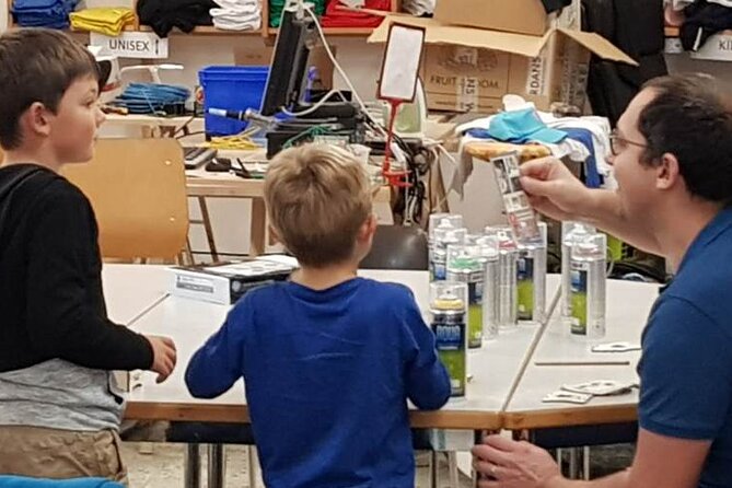 Lets Create Our Christmas Decorations Together in Friborg MIY Makerspace - What Materials Will Be Provided?
