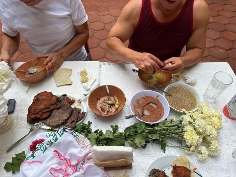 Let's eat at the Tlacolula Market on Sunday and drink Mezcal. - An In-Depth Look at the Tour