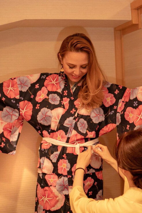 Lets Experience Food,Clothing,Room in Japan in Roppongi - Reservation Process