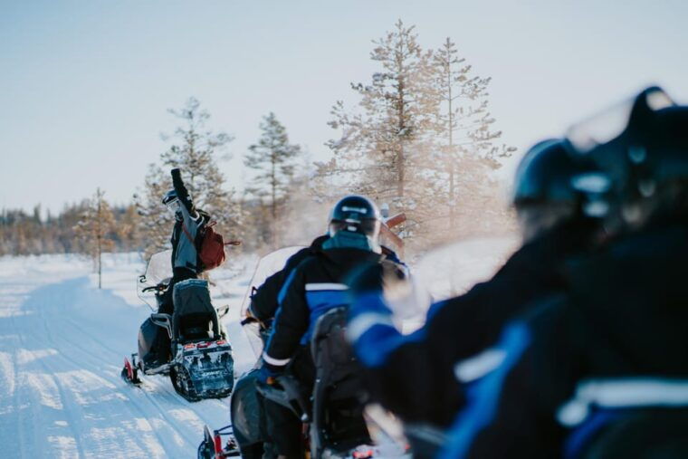 Levi: Husky and Reindeer Farm Visit with Snowmobiling - FAQ