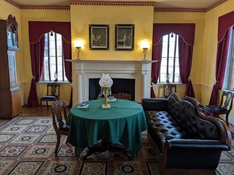 Lexington: Mary Todd Lincoln House - FAQ