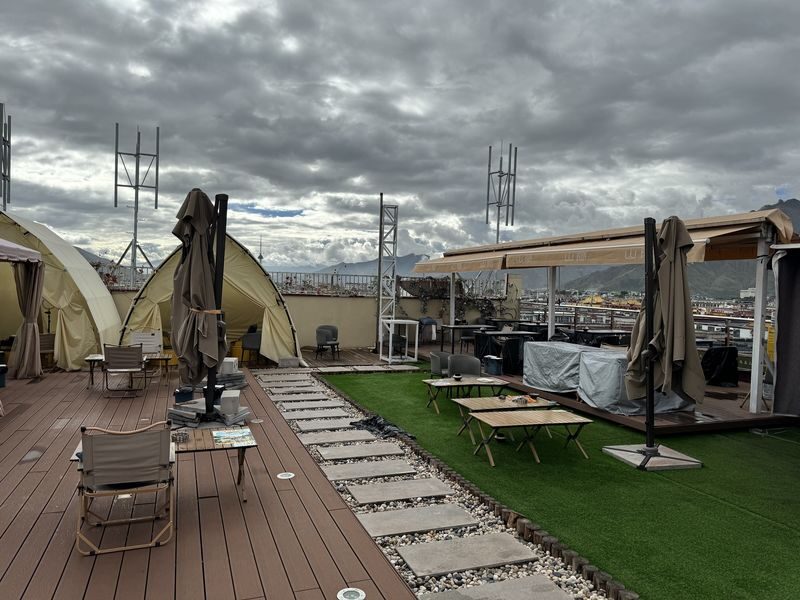 Lhasa Shanyin View Cafe, Tibetan Clothing Experience + Photography - Coffee, Tibetan tea, and a short rest