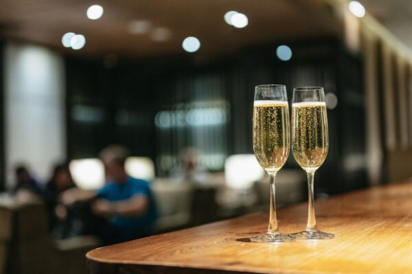 LHR London Heathrow Airport: Plaza Premium Lounge - Meeting Point and Directions
