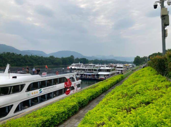 Li River 6-Hour Small Group Cruise with Lunch - The Li River is the reason to make this trip
