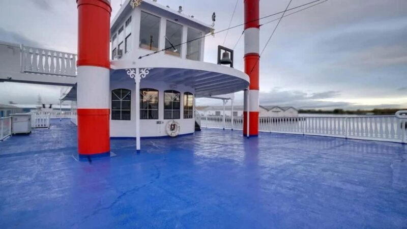 Liberty Belle NYC New Year's Eve Party - Who Should Consider This Experience?