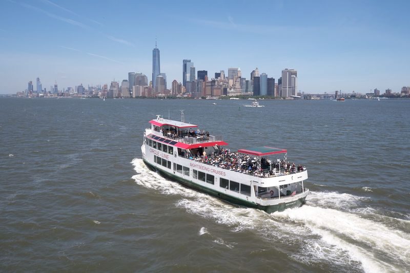 Liberty Midtown Standard Tour in New York - Manhattan from the river