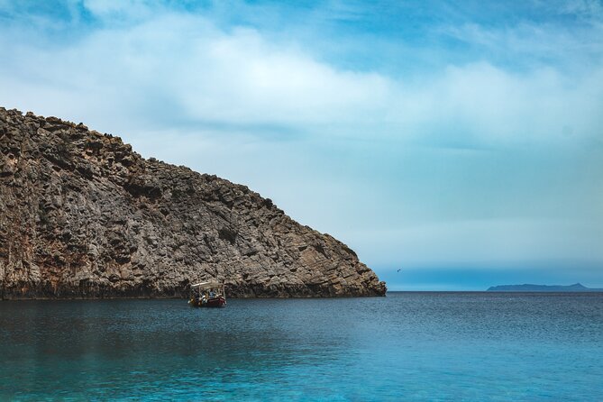 License Free Boat Rental in Kolimvari (30-Hp Engine) - Inclusions and Amenities