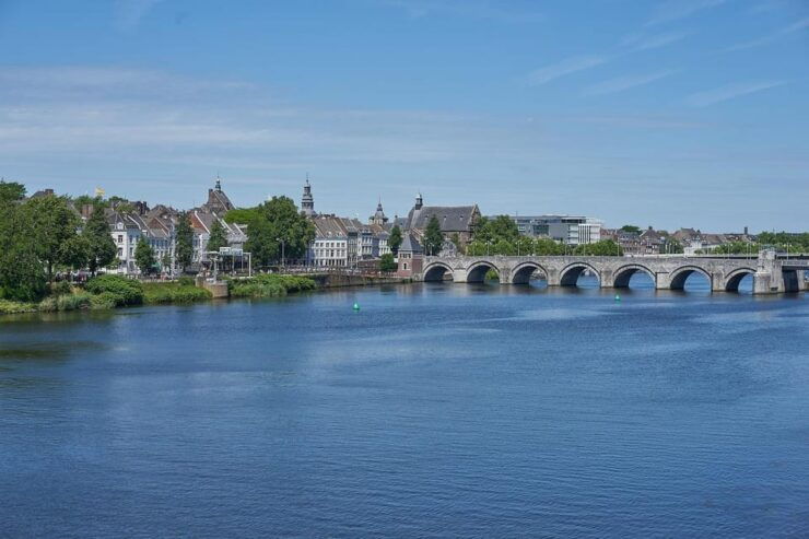 Liège (B), Aachen (G) & Maastricht (NL): Crossing Borders - Itinerary Details