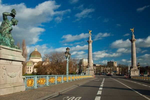 Liege: First Discovery Walk and Reading Walking Tour - The Sum Up