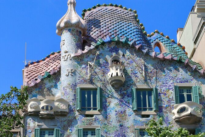Life of Gaudi and Architectural Walking Tour - The Tour Experience in Depth