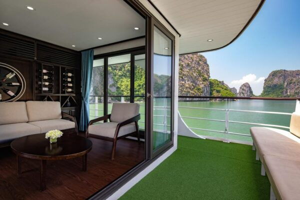 Light Cruise Halong Day Cruise With Small Group on Boat - What to Bring