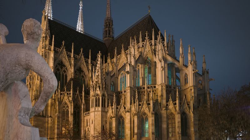 Light of Creation show in Vienna Votive Church - A church interior turned into the show