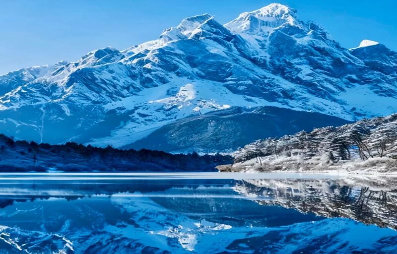 Lijiang Jade Dragon Snow Mountain & Blue Moon Valley Full-Day Tour with Ropeway Ride - What to know before you book