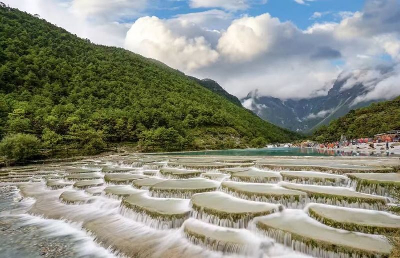Lijiang Jade Dragon Snow Mountain Day Tour (Exclusive for Foreign Guests, Translation Supported) - Lunch and the optional Impression Lijiang show
