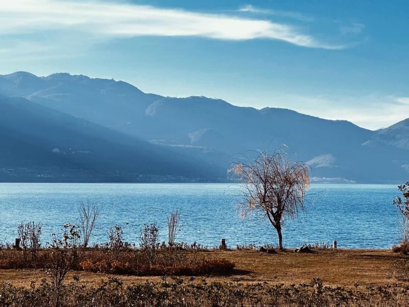 Lijiang Lugu Lake Mosuo Culture One-Day Tour - Lover’s Beach and the lunch stop