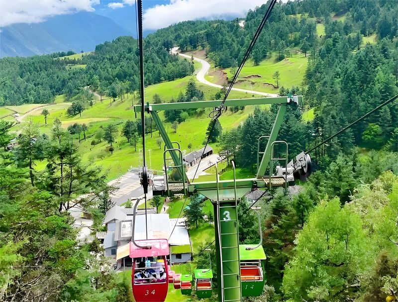 Lijiang Private Small Group 1-Day Tour: Jade Dragon Snow Mountain, Spruce Meadow, Yak Meadow Cableway, Baisha Old Town - Leaving Lijiang for Jade Dragon Snow Mountain