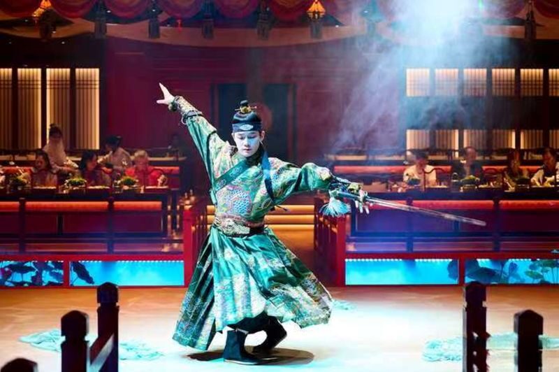 Lijiang Royal Banquet - Getting there and timing the evening