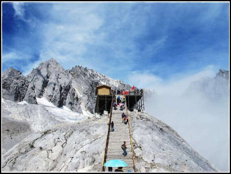 Lijiang Tour to Jade Dragon Snow Mountain w/Cable Car & Show - The Lijiang Impressions Show