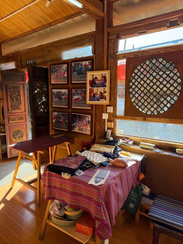 Lijiang: Traditional Craft Workshop With Paper, Tea & Art - Discovering Lijiang’s Creative Side