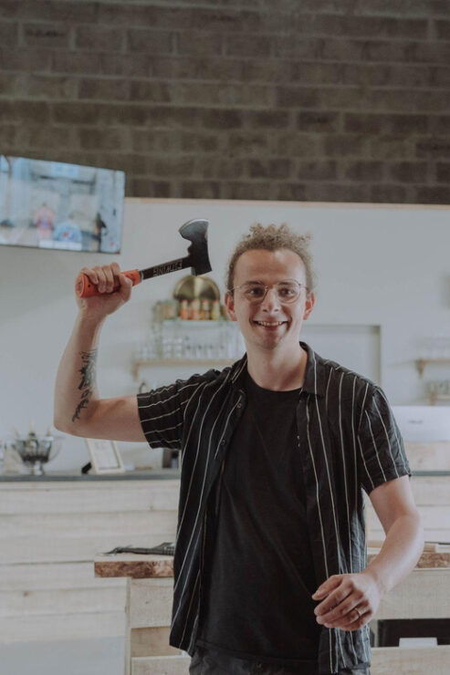 Lille: Ax Throwing - Reservation Process