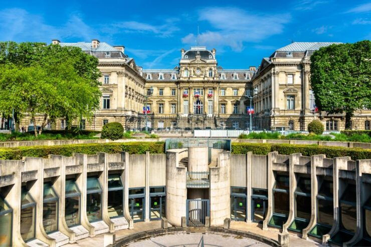 Lille: City Highlights Scavenger Hunt and Walking Tour - Experience Highlights