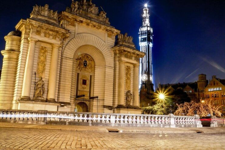 Lille: First Discovery Walk and Reading Walking Tour - Discovering Lilles Historical Landmarks