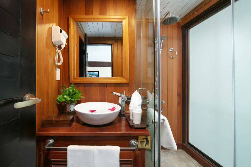 Lily 2D1N Cruise: Ha Long Bay, Sung Sot, Ti Top - Sleeping on the bay